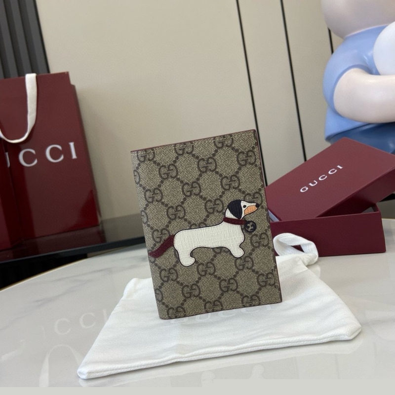G*u*i wallets & purse